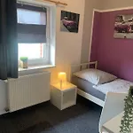 Zur Schleuse Szálloda *