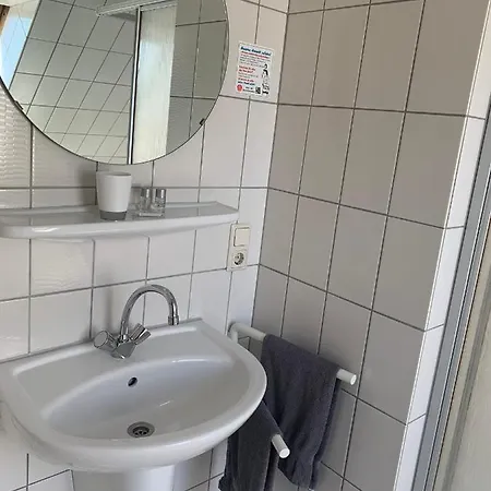 Zur Schleuse Отель Даттельн