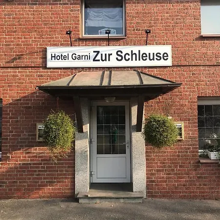 Zur Schleuse Отель Даттельн