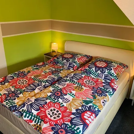 Zur Schleuse מלון *