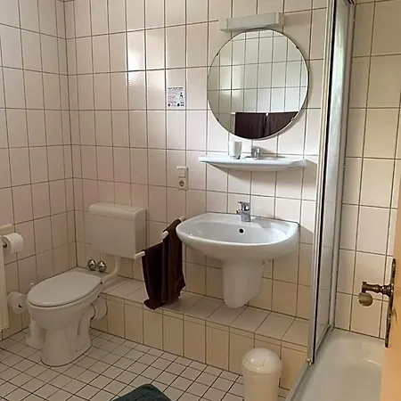 Zur Schleuse *