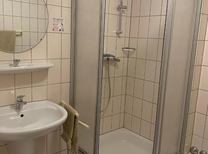 Zur Schleuse * داتلن