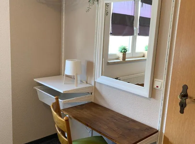 Zur Schleuse فندق